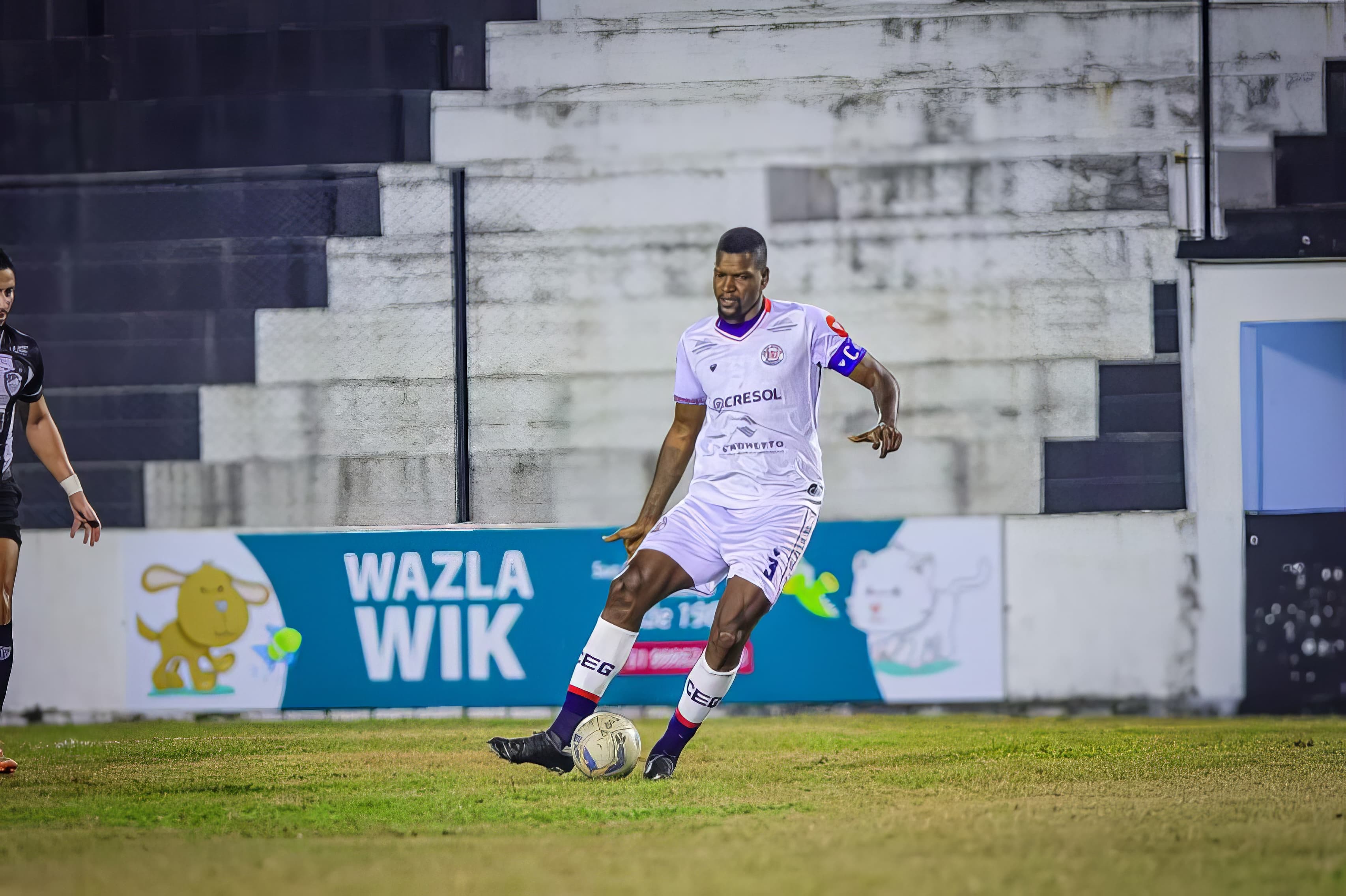 Léo Kanu, Zagueiro